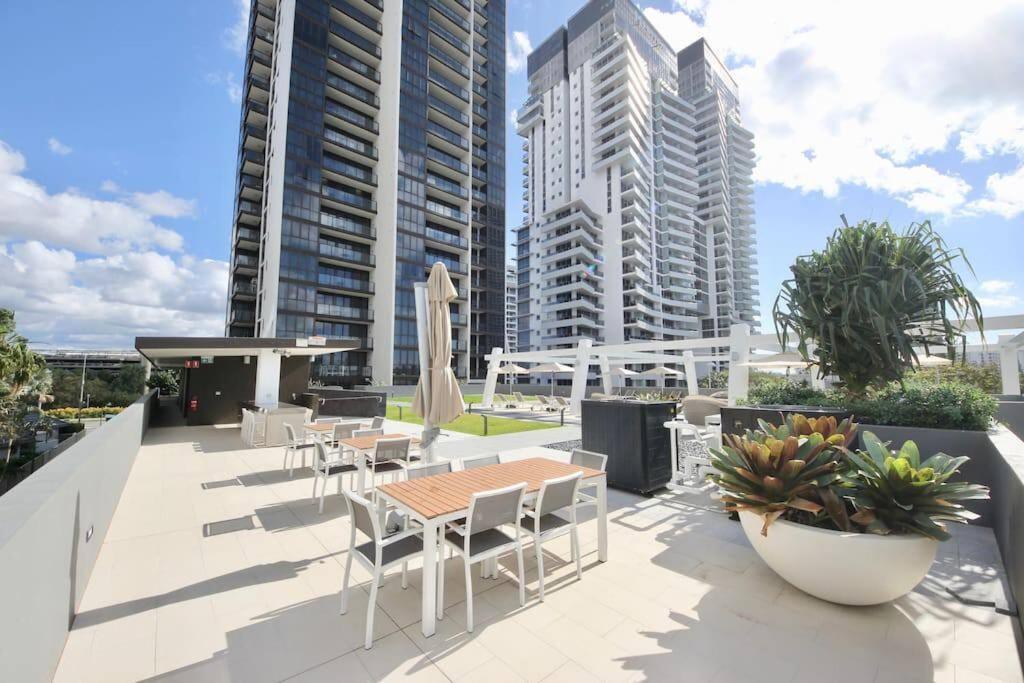 Broadbeach Apartment Level 10 With Beach Views Gold Coast Buitenkant foto